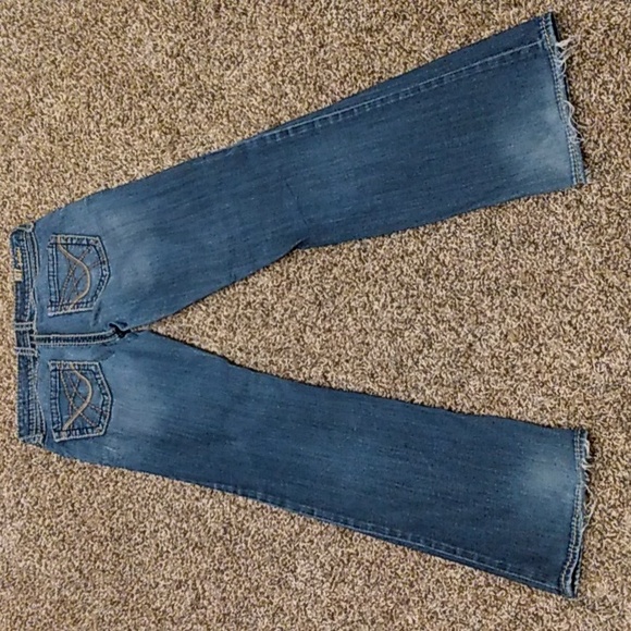 Kut from the kloth jeans,size 4 with crystals on pockets. - Picture 4 of 10
